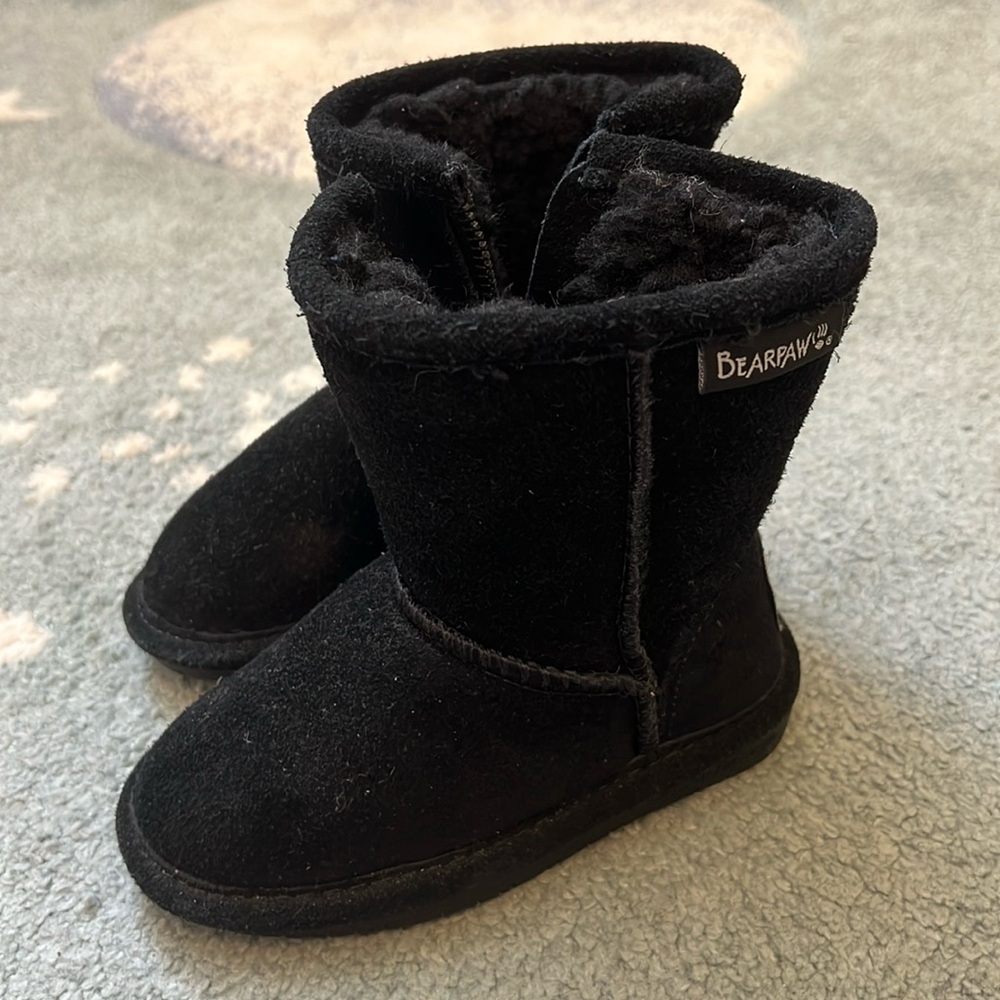 Bear Paw Black Shearling Boots - Size 6
